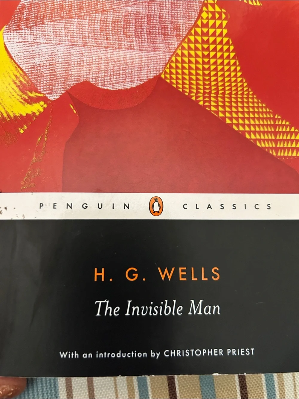 Penguin Classics H.G. Wells The Invisible Man - Red & Yellow Cover